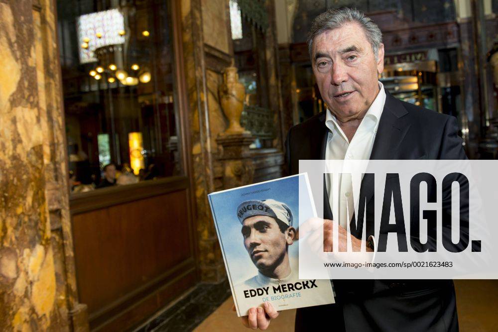 Radsport, Eddy Merckx Autobiographie in Brüssel präsentiert Belgium, Brussels, Oct. 28, 2015 - press conference PK Pressekonferenz to present the new biography of Eddy Merckx, by journalist Johny Vansevenant - Eddy Merckx Danny Gys Reporters xxGYS