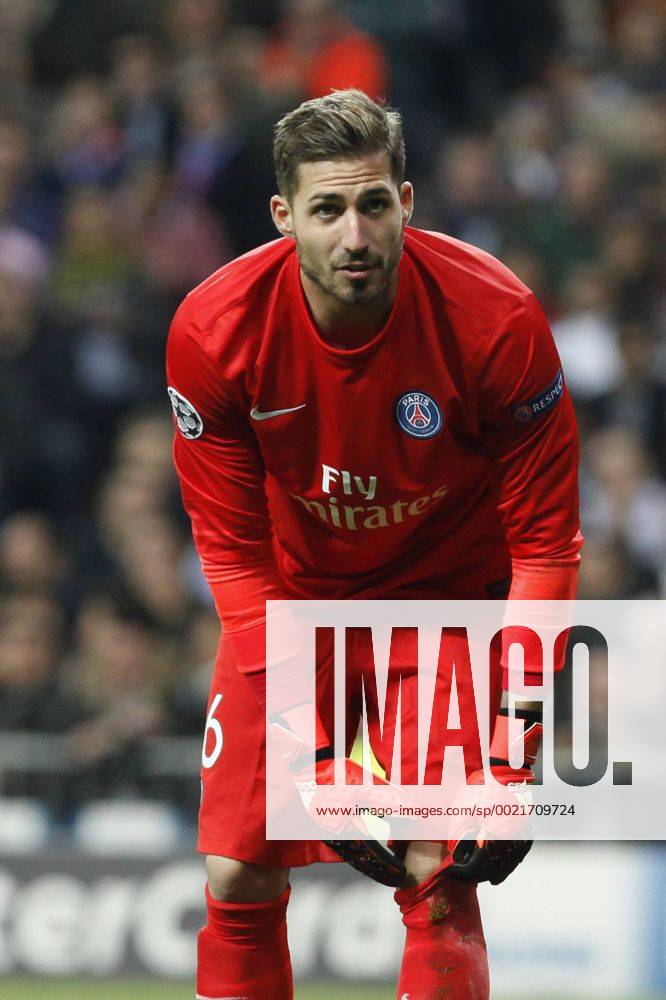 Paris Saint-Germain s Kevin Trapp during Champions League soccer match between Real Madrid and Paris Saint Germain at Santiago Bernabeu stadium in Madrid, Spain. November 03, 2015. (20151103091)