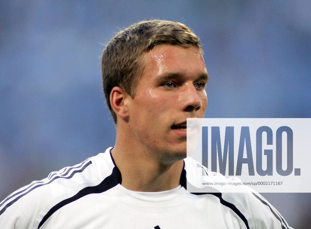 Lukas Podolski (Deutschland) Fußball WM Herren WM 2006, Länderspiel, Nationalteam, Halbfinale, Nationaltrikot Porträt Dortmund Fußball WM Herren WM 2006, Länderspiel, Nationalteam, Halbfinale, Nationaltrikot Porträt Dortmund