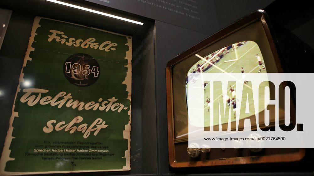 Fussball Nationalmannschaft, Deutsches Fussballmuseum in Dortmund. Live Übertragung des Endspieles der WM 1954 im Detail.
