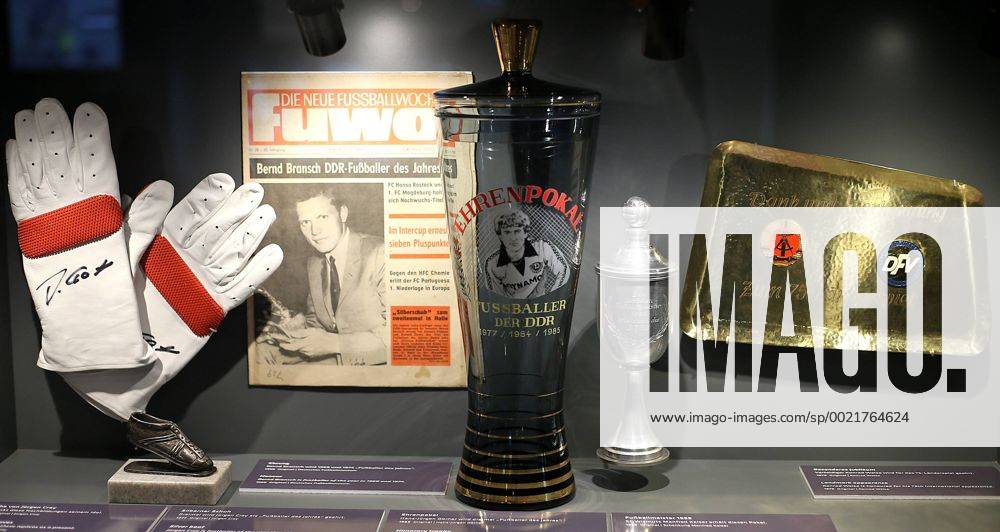 Fussball Nationalmannschaft, Deutsches Fussballmuseum in Dortmund. Ausstellungsstücke zum DDR Fußball
