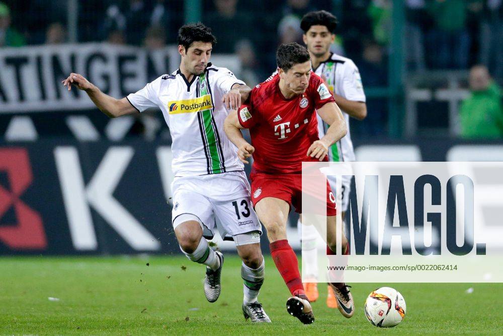 (L-R) Lars Stindl of Borussia Monchengladbach, Robert Lewandowski of Bayern Munchen during the Bundesliga match between Borussia M& 246;nchengladbach and Bayern M& 252;nchen on December 5, 2015 at the Borussia-Park in M& 246;nchengladbach, Germany. Borussia M& 246;nchengladbach v Bayern M& 252;nchen Bundesliga 2015 2016 LaurensxLindhoutxIVx 4666944