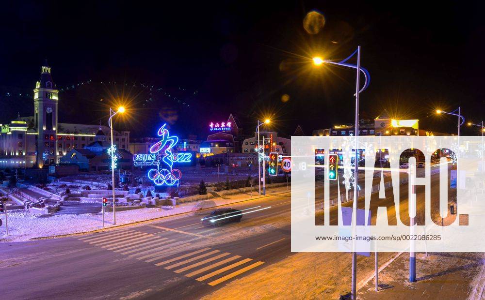 Olympia 2022, Fotostory Ski-Resort Zhangjiakou Night view of Chongli county, Zhangjiakou city, north China s Hebei province, 3 December 2015. Having competed at the Winter Olympics twice since 2010, Norwegian snowboarder Stale Sandbech is familiar with world-class ski resorts. But the experience of training at the Genting Resort Secret Garden in Zhangjiakou, Hebei province, went beyond his expectations. As a proposed venue for snow sports in Beijing s 2022 Olympics plan, Secret Garden, a ski and tourism complex in Zhangjiakou s Chongli county, about 220 kilometers northwest of Beijing, has finished the initial design for freestyle skiing and snowboarding, and will cooperate with foreign event and resort operators to complete the rest of its facilities to high standards, the resort announced last week. The two snow events will be held on refurbished trails and at a new snowboard park designed by Ecosign, a Canadian resort-planning company that served the 2010 and 2014 Winter Olympics. The park will have Asia s biggest half-pipe and International Ski Federation-standard slopestyle courses, according to the resort s plan. Ski resort in Zhangjiakou on track for world-class status 20151207_37161