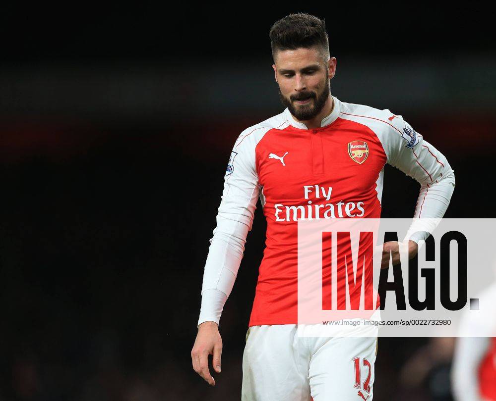 Arsenal s Olivier Giroud looks on dejected Barclays Premier League - Arsenal vs Southampton - Emirates Stadium - England - 2nd February 2016 - Picture David Klein Sportimage .