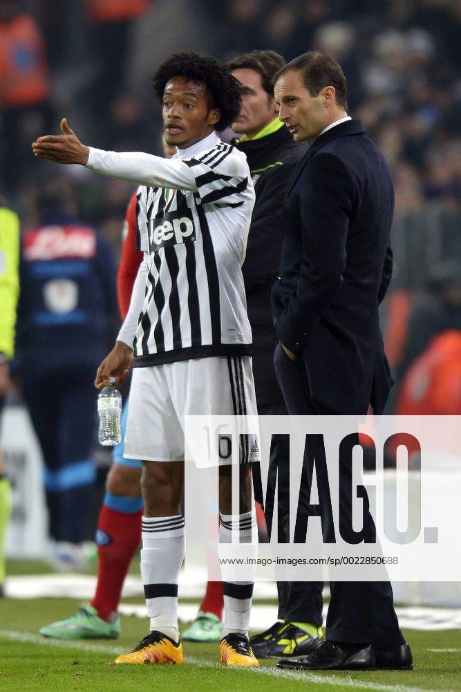 Juan Cuadrado, Massimiliano Allegri Juventus Torino 13-02-2016 Juventus Stadium, Football Calcio 2015 2016 Serie A. Juventus Turin vs. SSC Napoli . filippoxalfero