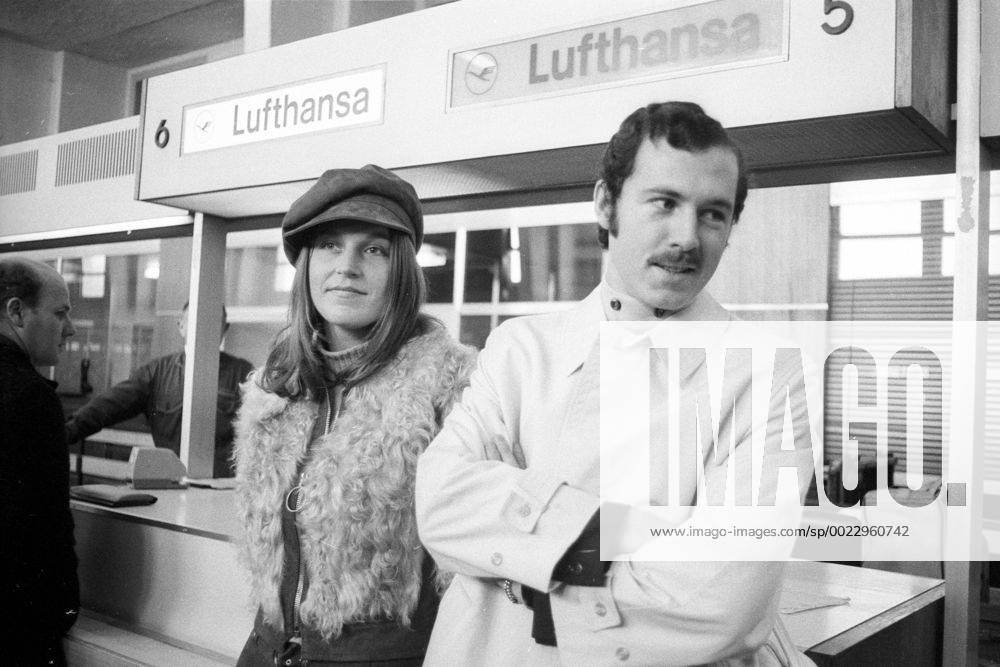 Abreise FC Bayern München, Franz Beckenbauer mit Frau Brigitte
