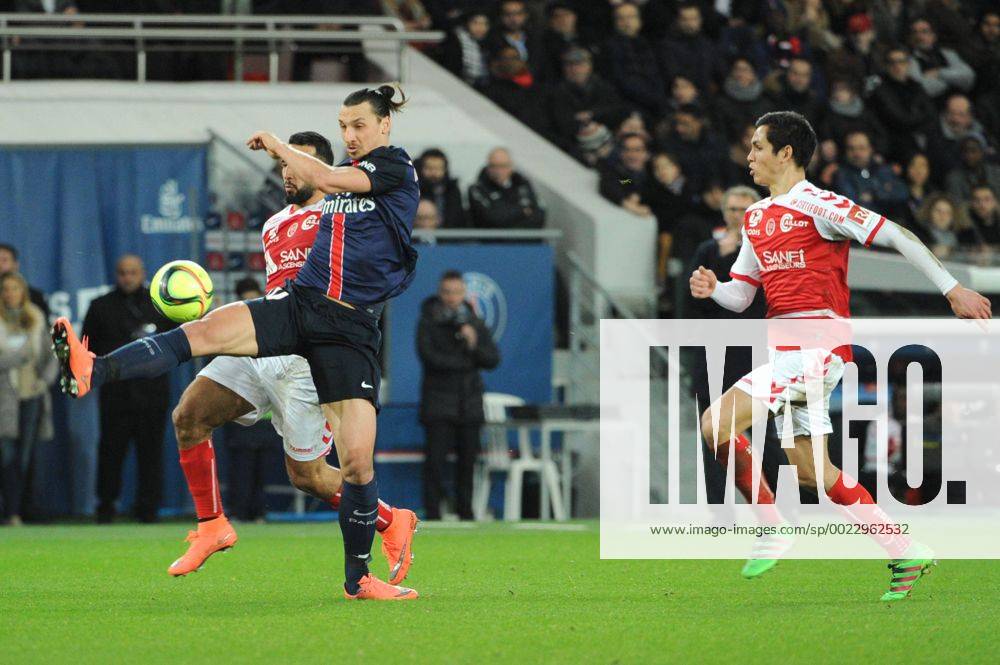 ZLATAN IBRAHIMOVIC (psg) - Aissa MANDI (rei) FOOTBALL : Paris SG vs Reims - Ligue 1 - 20 02 2016 FEP Panoramic