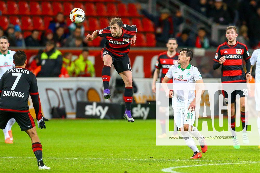 Leverkusen Admir Mehmedi ( 14, Bayer 04 Leverkusen) per Kopf vor Gerhard Tremmel ( 18, TW, SV Werder Bremen), Bayer 04 Leverkusen vs. SV Werder Bremen, Fussball, 1. Bundesliga, 02.03.2016,