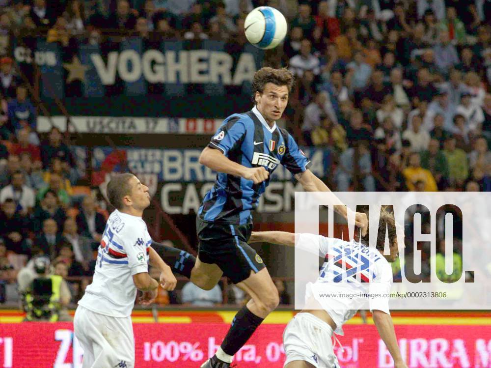 Zlatan Ibrahimovic (Inter, Mitte) gegen Cristiano Zenoni (re.) und Angelo Palombo (beide Sampdoria Genua) - Fußball Herren Serie A 2006 2007, 1. Italienische Liga, FC Internazionale Mailand - Sampdoria Genua 1:1 Gruppe Mailand Dynamik, Fußball Herren Serie A 2006 2007, 1. Italienische Liga, FC Internazionale Mailand - Sampdoria Genua 1:1 Gruppe Mailand Dynamik,