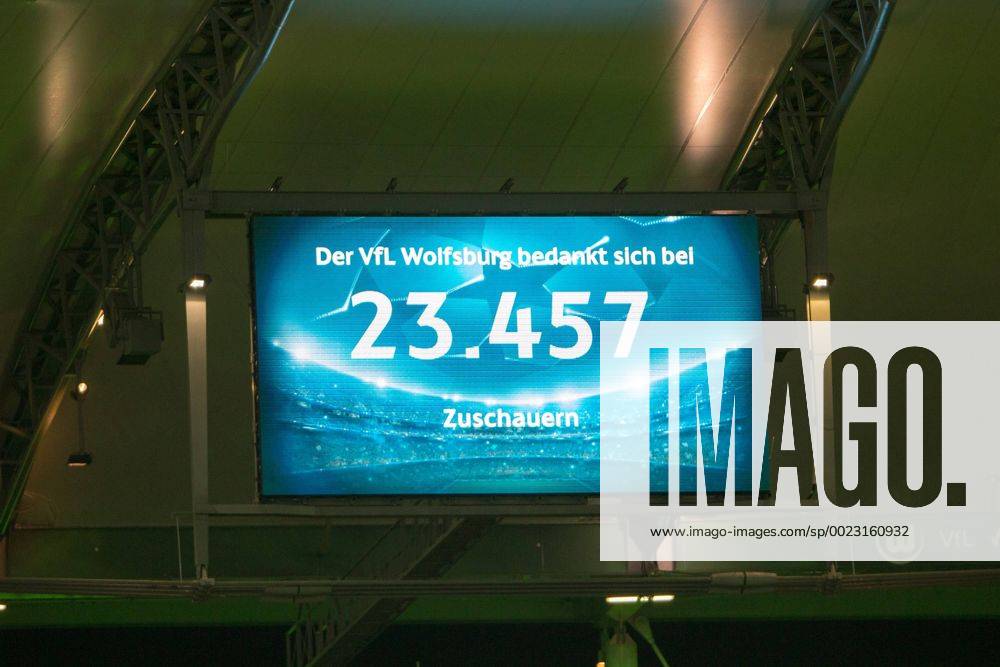 Fußball, UEFA Champions League, VfL Wolfsburg - KAA Gent; Anzeigetafel Zuschauerzahl attendence 23475.