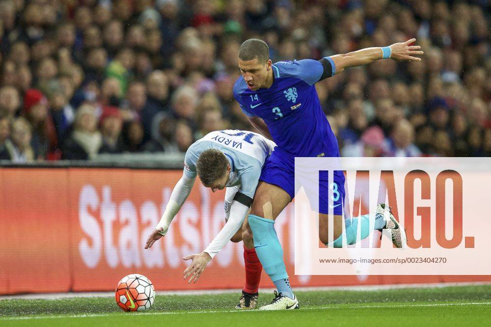 (L-R) Jamie Vardy of England, Jeffrey Bruma of Holland Maurice van Steen London England v Netherlands IVx 5232720