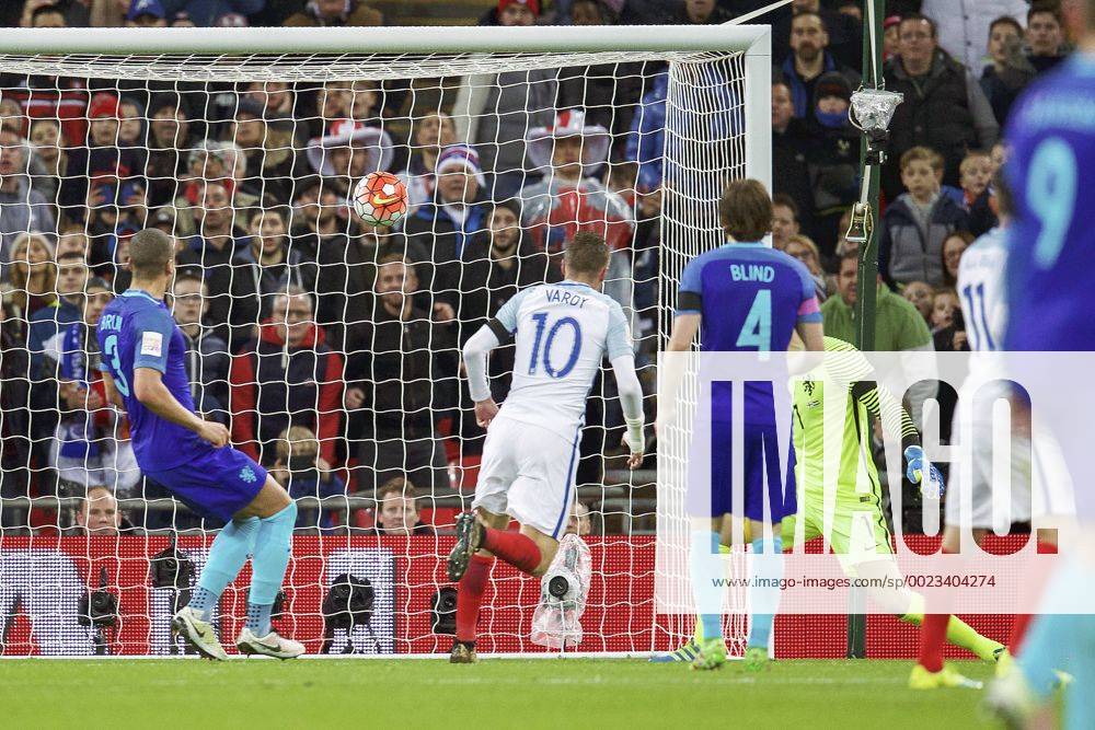 (L-R) Jeffrey Bruma of Holland, Jamie Vardy of England, Daley Blind of Holland, goalkeeper Jeroen Zoet of Holland, Daniel Sturridge of England, Vincent Janssen of Holland 1-0 Maurice van Steen London England v Netherlands IVx 5232809