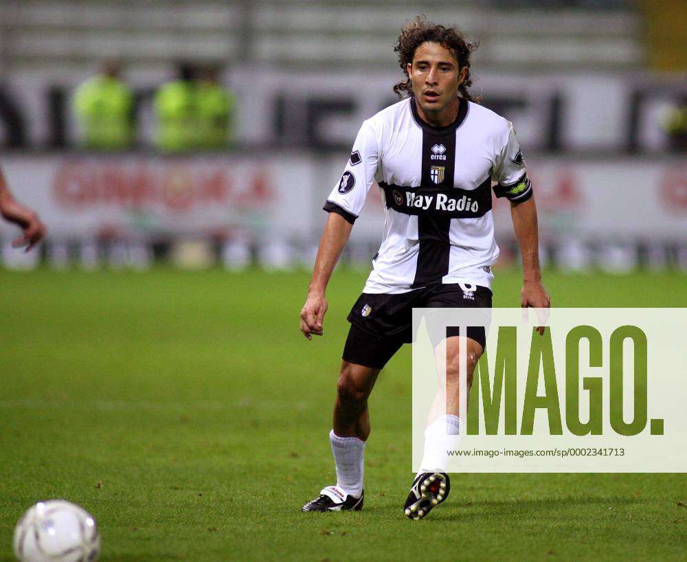 Jorge Bolano (Parma) am Ball - Fußball EC 3 Herren Uefa Cup 2006 2007, Pokal, Europapokal, Europacup, FC Parma, AC Einzelbild Parma Dynamik, Fußball EC 3 Herren Uefa Cup 2006 2007, Pokal, Europapokal, Europacup, FC Parma, AC Einzelbild Parma Dynamik,