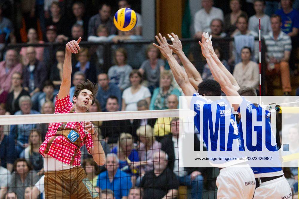 Angriff Daniel MALESCHA ( 11, HER). Volleyball, TSV Herrsching (HER) - VfB Friedrichshafen (FN), Bundesliga, Saison 2015 2016, Playoff Viertelfinale, 2.Spiel, am 31.03.2016 in Herrsching N I K O L A U S H A L L E Deutschland. x20160331_103x