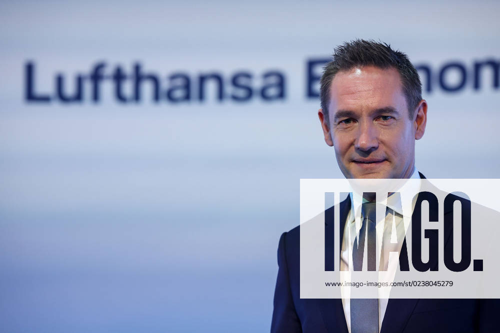 Berlin am 28.02.2023 Lufthansa Allegris Launch Event, Lufthansa präsentiert neues Kabinenprodukt v.l.,