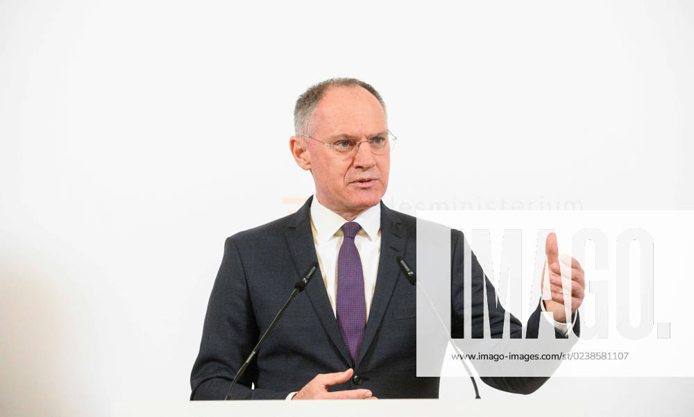 20230306 Praesentation der Kriminalstatistik 2022 WIEN, OESTERREICH - 6. MAERZ: Innenminister Gerhard Karner (OEVP) bei der Praesentation der Kriminalstatistik 2022 im Innenministerium am 6. Maerz, 2023 in Wien, Oesterreich. 230306_SEPA_32_020