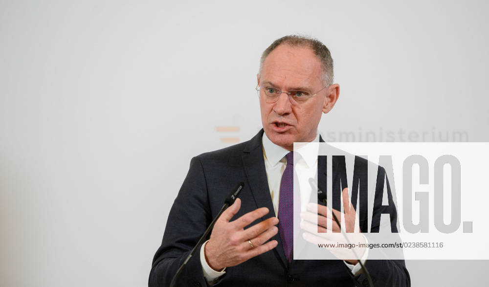 20230306 Praesentation der Kriminalstatistik 2022 WIEN, OESTERREICH - 6. MAERZ: Innenminister Gerhard Karner (OEVP) bei der Praesentation der Kriminalstatistik 2022 im Innenministerium am 6. Maerz, 2023 in Wien, Oesterreich. 230306_SEPA_32_024