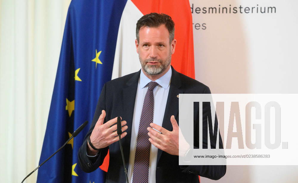 20230306 Praesentation der Kriminalstatistik 2022 WIEN, OESTERREICH - 6. MAERZ: Direktor des Bundeskriminalamtes Andreas Holzer bei der Praesentation der Kriminalstatistik 2022 im Innenministerium am 6. Maerz, 2023 in Wien, Oesterreich. 230306_SEPA_32_040