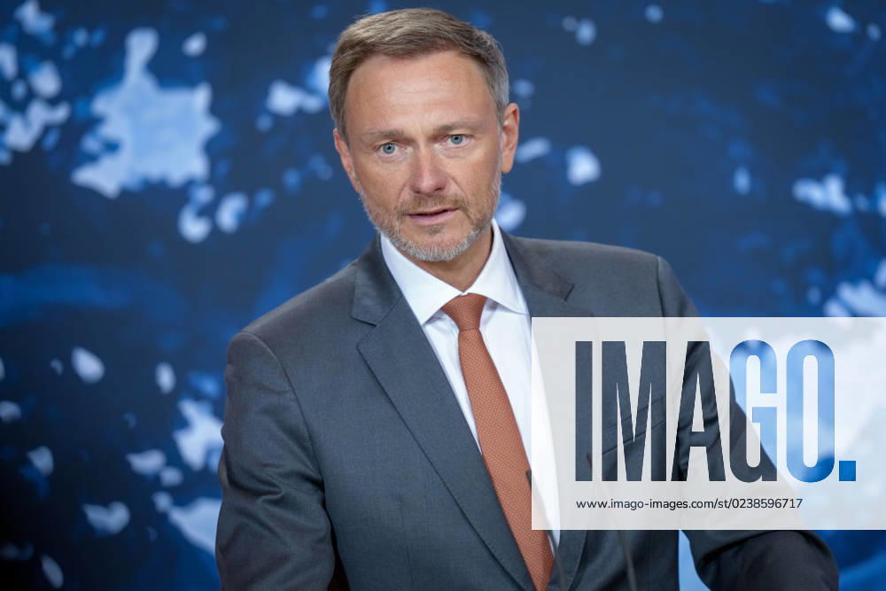Kabinettklausur auf Schloss Meseberg Aktuell,06.03.2023 Schloss Meseberg, Bundesfinanzminister Christian Lindner (FDP) im Portrait bei den Pressekonferenz nach der Klausurtagung des Bundeskabinetts bei der Klausurtagung des Bundeskabinetts im Gaestehaus Schloss Meseberg Meseberg Brandenburg