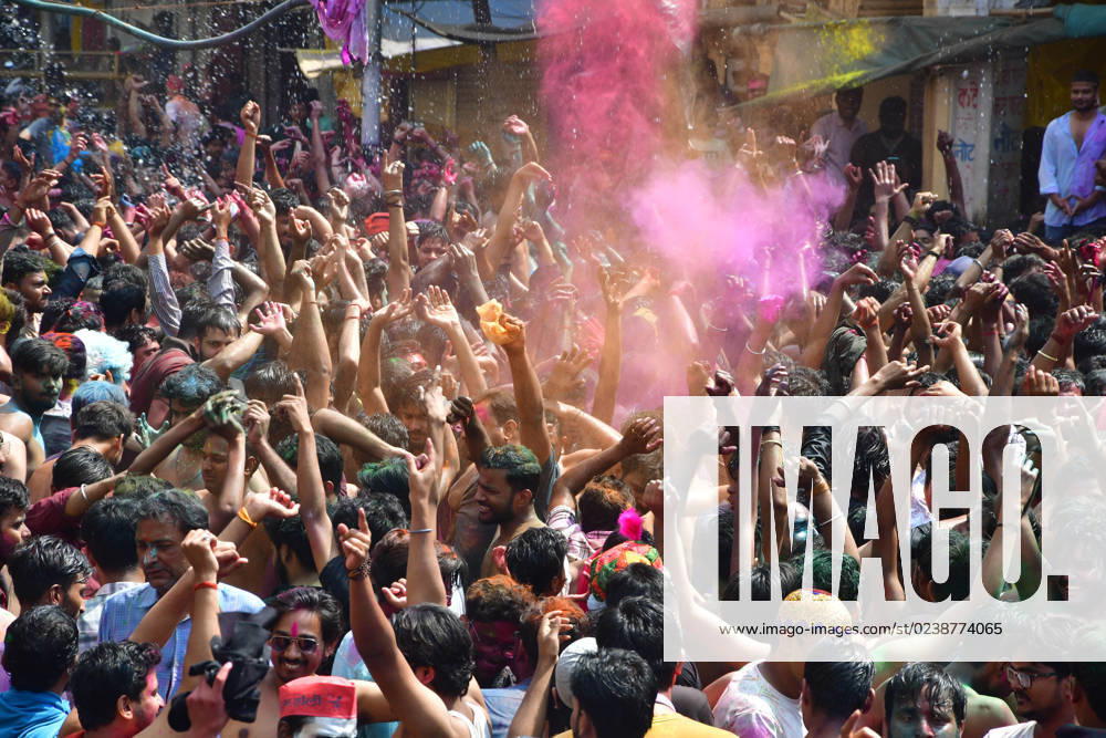 Prayagraj: People dance during Holi festival Celebration in Prayagraj on Wednesday, March 08, 2023. Prayagraj India - ZUMAv115 20230308_zap_v115_004