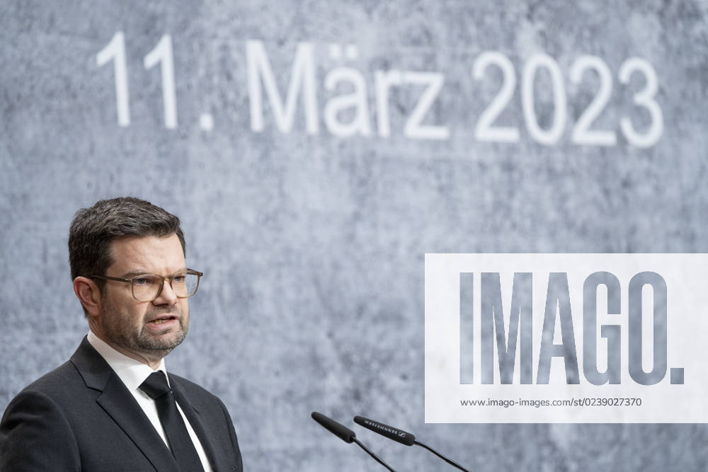Nationaler Gedenktag für die Opfer terroristischer Gewalt - Gedenken an die Opfer terroristischer Gewalt in Berlin - Marco Buschmann, Bundesminister der Justiz, während der Gedenkveranstaltung;Nationaler Gedenktag für die Opfer terroristischer Gewalt - Gedenken an die Opfer terroristischer Gewalt in Berlin - Marco Buschmann, Bundesminister der Justiz, während der Gedenkveranstaltung, Berlin Berlin Deutschland AXICA Kongress- und Tagungszentr