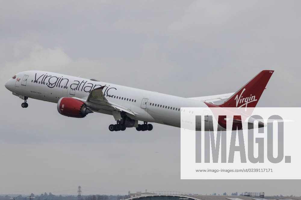 Die Boeing 787-9 Dreamliner (B789) der Fluglinie Virgin Atlantic (VS VIR) mit der Registrierung G-VNEW (MSN: 40956) startet vom Flughafen London Heathrow Airport (EGLL LHR). London Greater London Vereinigtes Königreich