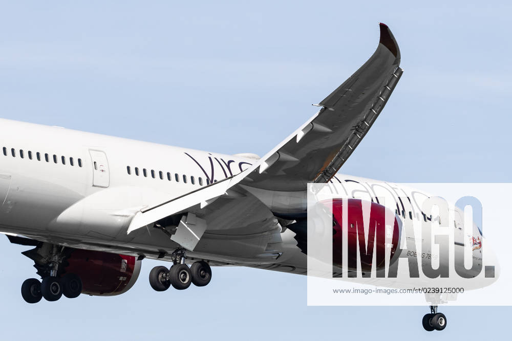 Die Boeing 787-9 Dreamliner (B789) der Fluglinie Virgin Atlantic (VS VIR) mit der Registrierung G-VNYL (MSN: 37981) landet am Flughafen London Heathrow Airport (EGLL LHR). London Greater London Vereinigtes Königreich