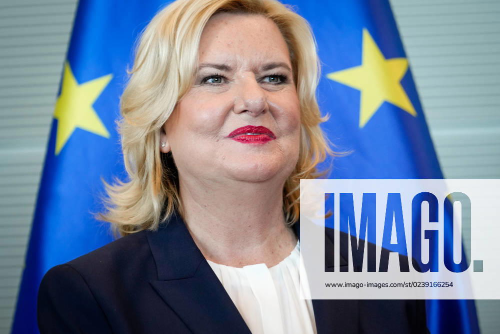 Uebergabe des Jahresberichtes 2022 der Wehrbeauftragen im Deutschen Bundestag Aktuell,14.03.2023, Berlin, Eva Hoegl, Wehrbeauftragte bei der Uebergabe des Jahresberichtes 2022 der Wehrbeauftragen an die Bundestagspraesidentin Baerbel Bas im Deutschen Bundestag Berlin Berlin Deutschland