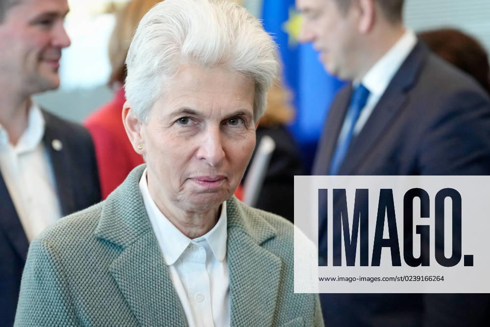 Uebergabe des Jahresberichtes 2022 der Wehrbeauftragen im Deutschen Bundestag Aktuell,14.03.2023, Berlin, Marie-Agnes Strack-Zimmermann bei der Uebergabe des Jahresberichtes 2022 der Wehrbeauftragen im Deutschen Bundestag Berlin Berlin Deutschland
