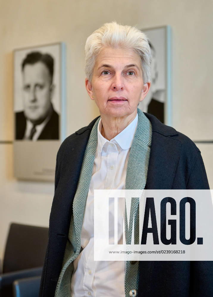 Wehrbericht 2022: Marie-Agner Strack-Zimmermann Deutschland, Berlin, 14.03.2023: Die Wehrbeauftragte des Deutschen Bundestages, Eva Högl, übergibt den Jahresbericht 2022 an die Bundestagspräsidentin Bärbel Bas. Eine aktuelle Bestandsaufnahme einer Mängelliste der Bundeswehr.
