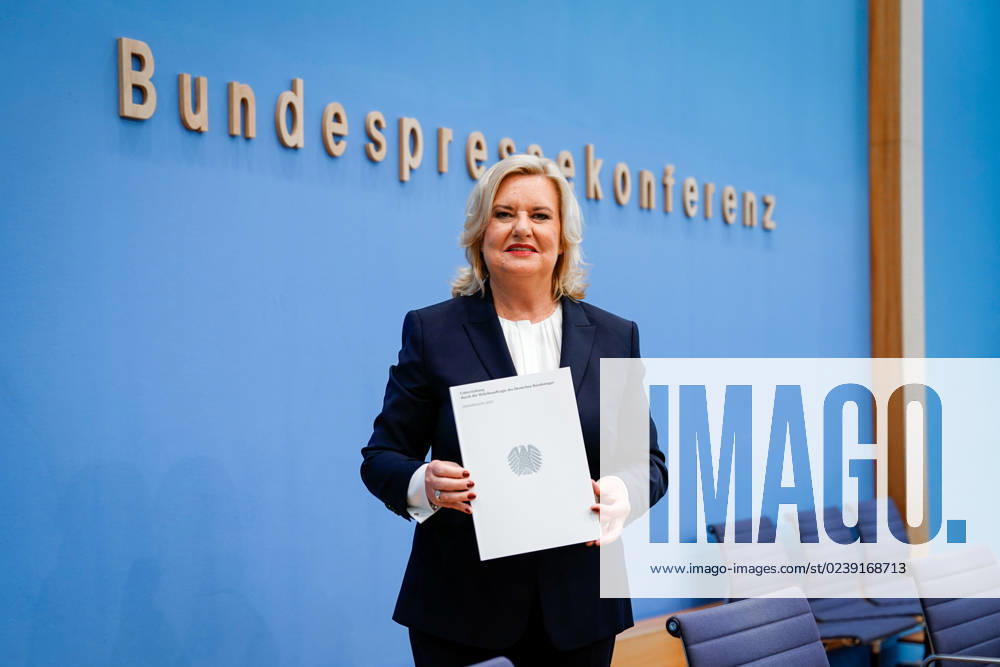 Bundespressekonferenz Vorstellung des Jahresberichtes 2022 der Wehrbeauftragten Aktuell,14.03.2023, Berlin, Eva Hoegl, Wehrbeauftragte des Deutschen Bundestages im Portrait bei der Vorstellung des Jahresberichtes 2022 der Wehrbeauftragten in der Bundespressekonferenz Berlin Berlin Deutschland