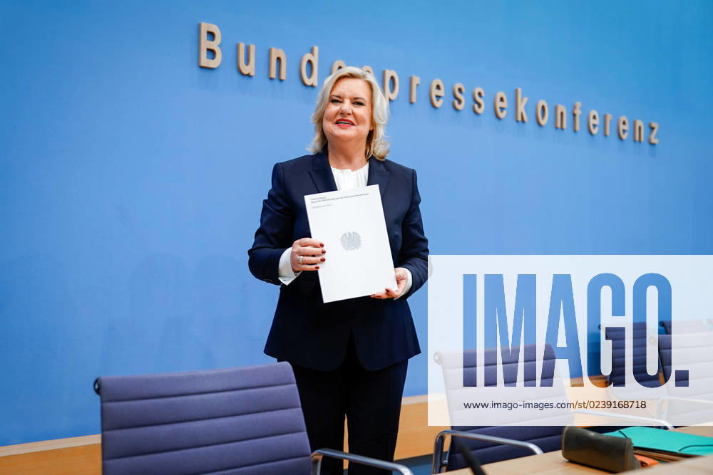 Bundespressekonferenz Vorstellung des Jahresberichtes 2022 der Wehrbeauftragten Aktuell,14.03.2023, Berlin, Eva Hoegl, Wehrbeauftragte des Deutschen Bundestages im Portrait bei der Vorstellung des Jahresberichtes 2022 der Wehrbeauftragten in der Bundespressekonferenz Berlin Berlin Deutschland