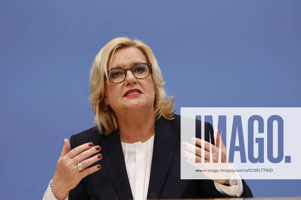 Eva Högl, Wehrbeauftragte des Deutschen Bundestages, Deutschland, Berlin, Bundespressekonferenz, Thema: Vorstellung des Jahresberichtes 2022