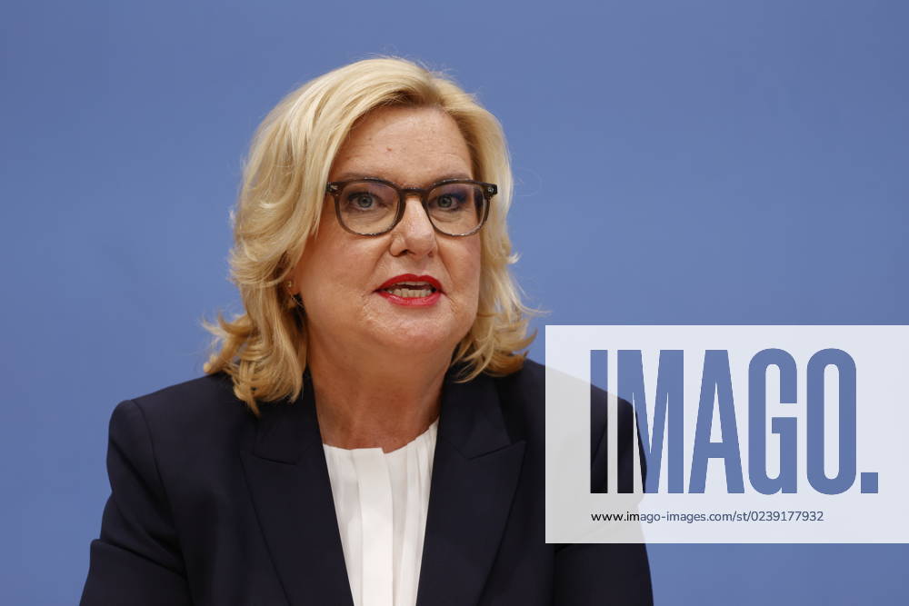 Eva Högl, Wehrbeauftragte des Deutschen Bundestages, Deutschland, Berlin, Bundespressekonferenz, Thema: Vorstellung des Jahresberichtes 2022