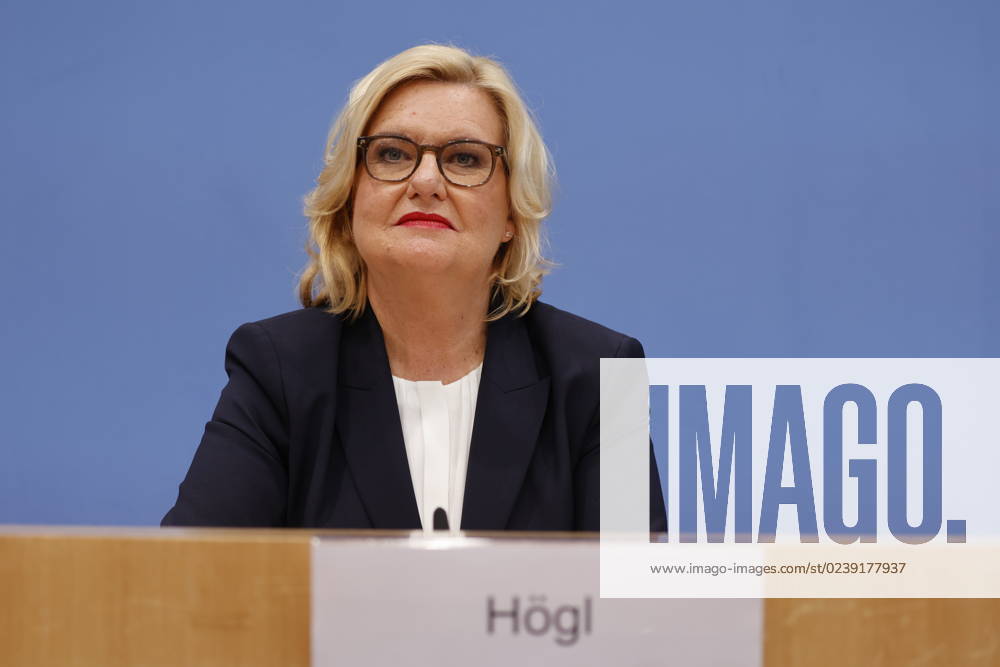 Eva Högl, Wehrbeauftragte des Deutschen Bundestages, Deutschland, Berlin, Bundespressekonferenz, Thema: Vorstellung des Jahresberichtes 2022