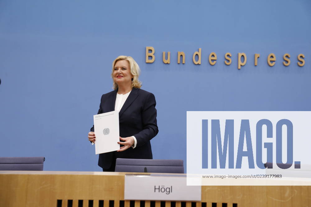 Eva Högl, Wehrbeauftragte des Deutschen Bundestages, Deutschland, Berlin, Bundespressekonferenz, Thema: Vorstellung des Jahresberichtes 2022