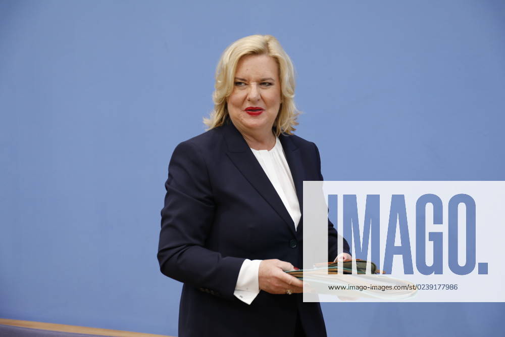 Eva Högl, Wehrbeauftragte des Deutschen Bundestages, Deutschland, Berlin, Bundespressekonferenz, Thema: Vorstellung des Jahresberichtes 2022