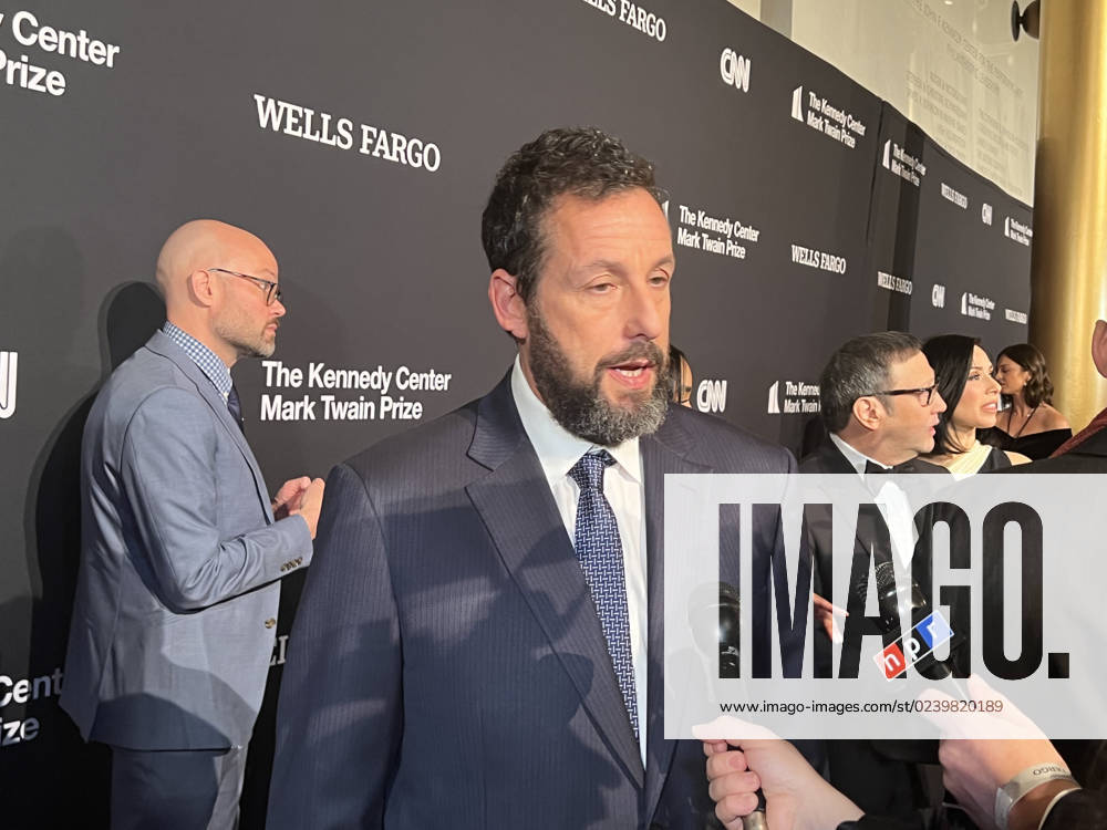Us actor Adam Sandler speaks to the media during the Mark Twain Award in Washington, US, 19 March 2023. After three long decades dedicated to humor, Adam Sandler received the Mark Twain Prize this Sunday at a gala with the country s leading comedians and fellow professionals to pay tribute to his career. At 56, Sandler was finally recognized with the Mark Twain Prize for American Humor, named after one of the biggest names in the industry, and whose ceremony has been held in the US capital for 24 years. Mark Twain Award 2023 !ACHTUNG: NUR REDAKTIONELLE NUTZUNG!