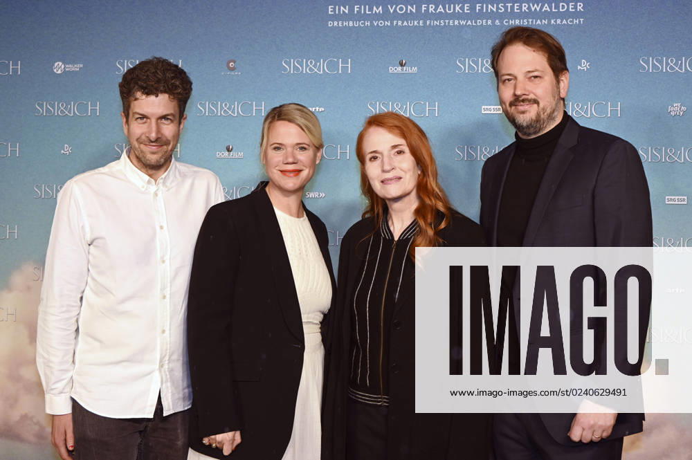 Bilder des Jahres 2023, Entertainment 03 März Entertainment Themen der Woche KW13 Tobias Walker, Frauke Finsterwalder, Sibylle Canonica und Philipp Worm bei der Premniere des Kinofilms Sisi & ich in den City-Atelier Kinos. München