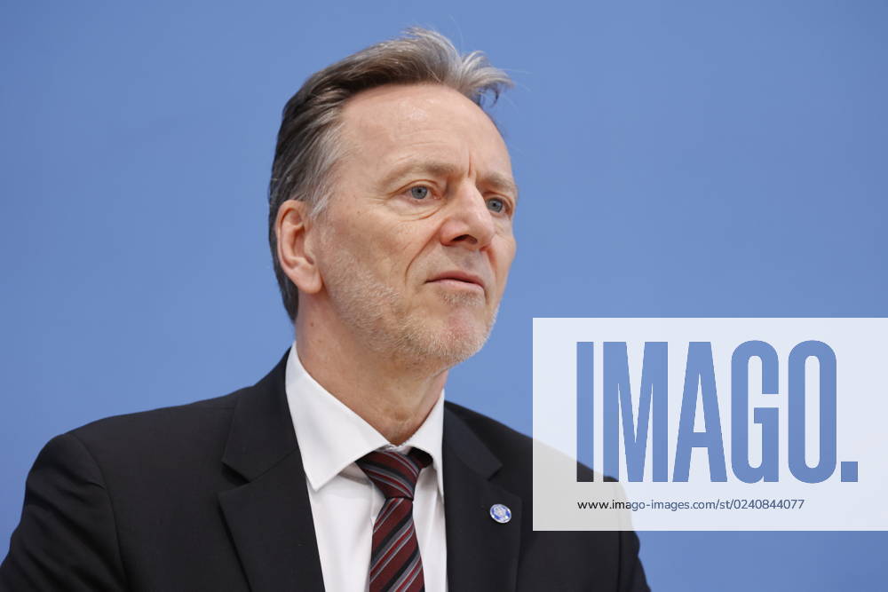 Holger Münch, Präsident des Bundeskriminalamtes (BKA), Deutschland, Berlin, Bundespressekonferenz, Thema: Polizeiliche Kriminalstatistik 2022
