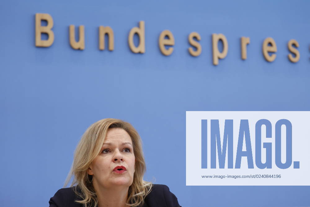 Bundesministerin des Innern und für Heimat Nancy Faeser, Deutschland, Berlin, Bundespressekonferenz, Thema: Polizeiliche Kriminalstatistik 2022