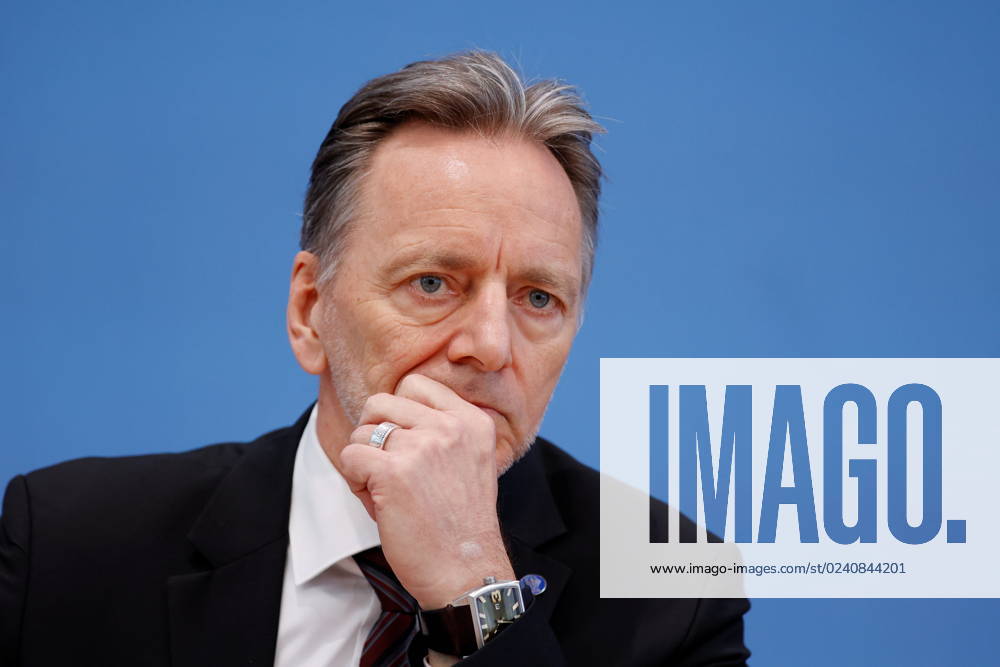 Holger Münch, Präsident des Bundeskriminalamtes (BKA), Deutschland, Berlin, Bundespressekonferenz, Thema: Polizeiliche Kriminalstatistik 2022
