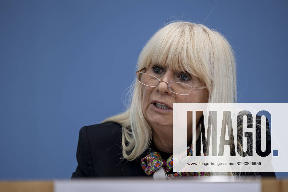 Iris Spranger, Vorsitzende der Innenministerkonferenz (IMK) und Senatorin fâˆöºr Inneres, Digitalisierung und Sport in Berlin in der Bundespressekonferenz in Berlin, 30.03.2023. Berlin Deutschland