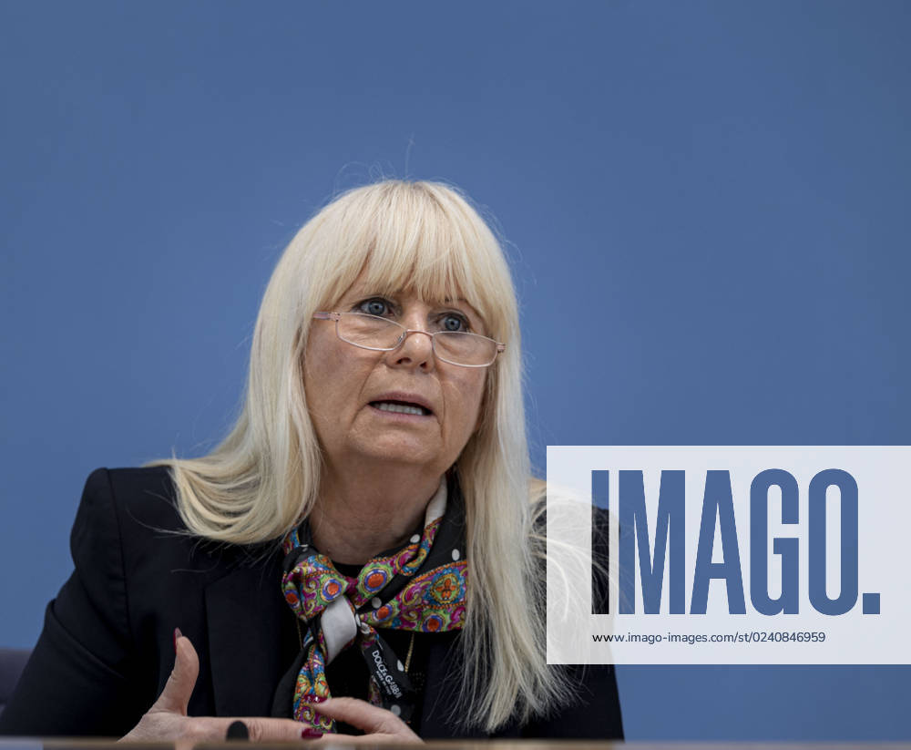 Iris Spranger, Vorsitzende der Innenministerkonferenz (IMK) und Senatorin fâˆöºr Inneres, Digitalisierung und Sport in Berlin in der Bundespressekonferenz in Berlin, 30.03.2023. Berlin Deutschland