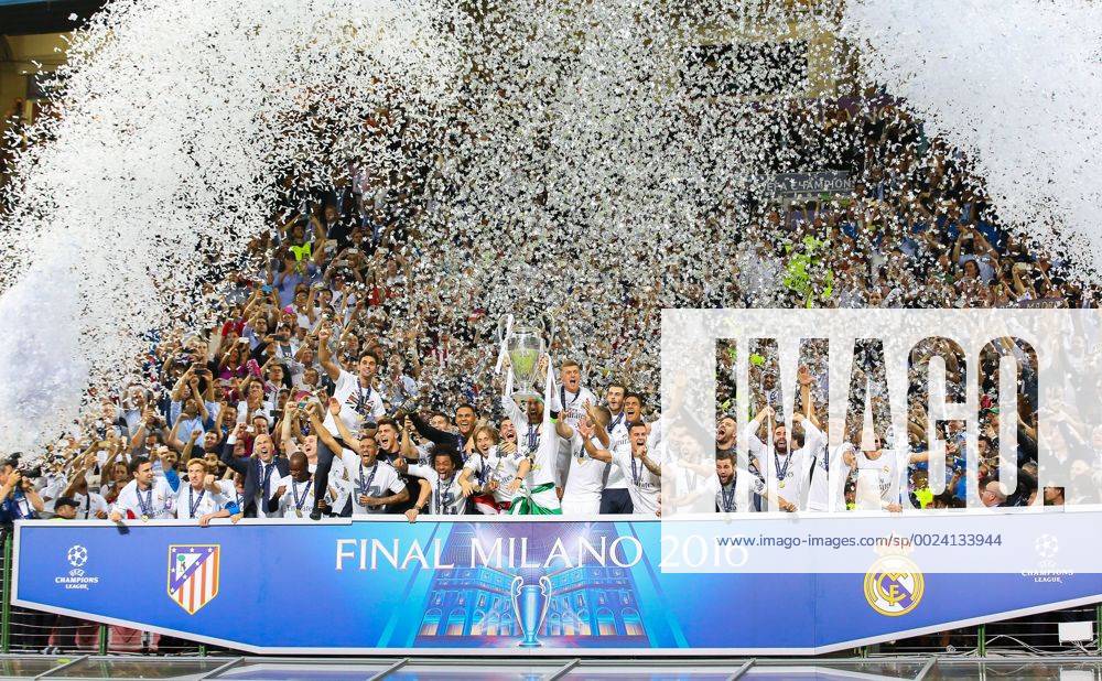 Fußball, Real Madrid gewinnt Champions League Finale in Mailand SOCCER - CL final, Madrid vs Atletico MILANO,ITALY,28.MAY.16 - SOCCER - UEFA Champions League, final, Real Madrid CF vs Atletico Madrid. Image shows the rejoicing of Madrid. GEPAxpictures xCh.xKelemen