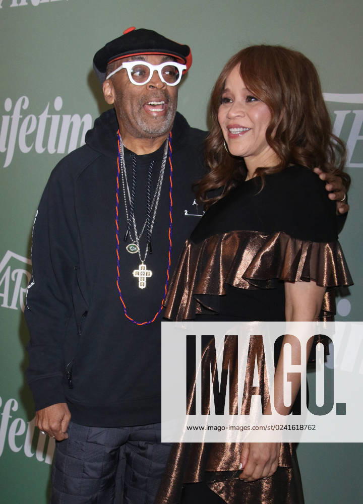 NEW YORK, NY- APRIL 4: Spike Lee and Rosie Perez at Variety s 2023 Power Of Women: New York at The Grill in New York City on April 2, 2023.
