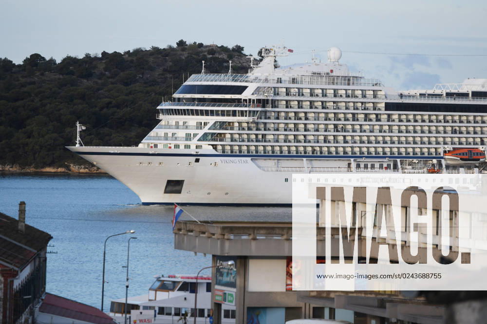 Viking Star The large tourist cruise ship Viking Star sailed into the port of Sibenik, Croatia on April 15, 2023. The vessel measures 227.2 meters in length and 28.8 meters in width. HrvojexJelavic PIXSELL