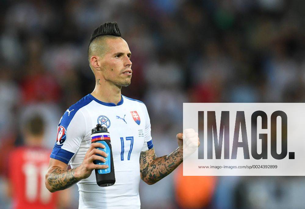 (160621) -- SAINT-ETIENNE, June 21, 2016 -- Marek Hamsik of Slovakia gestures to audience after the Euro 2016 Group B soccer match between England and Slovakia in Saint-Etienne, France, June 20, 2016. The match ended with a draw 0-0. ) (SP)FRANCE-SAINT-ETIENNE-SOCCER-EURO 2016-GROUP B-ENGLAND VS SLOVAKIA GuoxYong