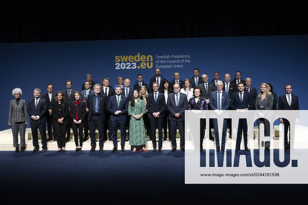 Back (l-r): Hugo Polido Pires (Portugal), Uros Vajgl (Slovenia), Paul Rasquà (Luxemburg), Stefan Tidow (Germany), Rositsa Karamfilova (Bulgaria), Maris Sprindzuks (Latvia), Leonore Gewessler (Austria), Simonas Gentvilas (Lithuania), Kristen Michal (Estonia), Francesca Salvemini (Italy), Mario Siljeg (Croatia), Zakia Khattabi (Belgium), Juhani Damski (Finland), Aniko Raisz DR (Hungary), Barna Tanczos (Romania), Adam Guibourge-Czetwertynski (Poland), Bjorn Decoster (Netherlands), Magnus Johannes Heunicke (Denmark), Juraj Smatana (Slovakia), Petros Xenophontos (Cyprus) and Margaret Cassar (Malta), Front (l-r): Katrin Schneeberger (Switzerland), Stefan Hassler (Liechtenstein), Maria Teresa Ribera Rodriguez (Spain), Aude Charrier (France), P