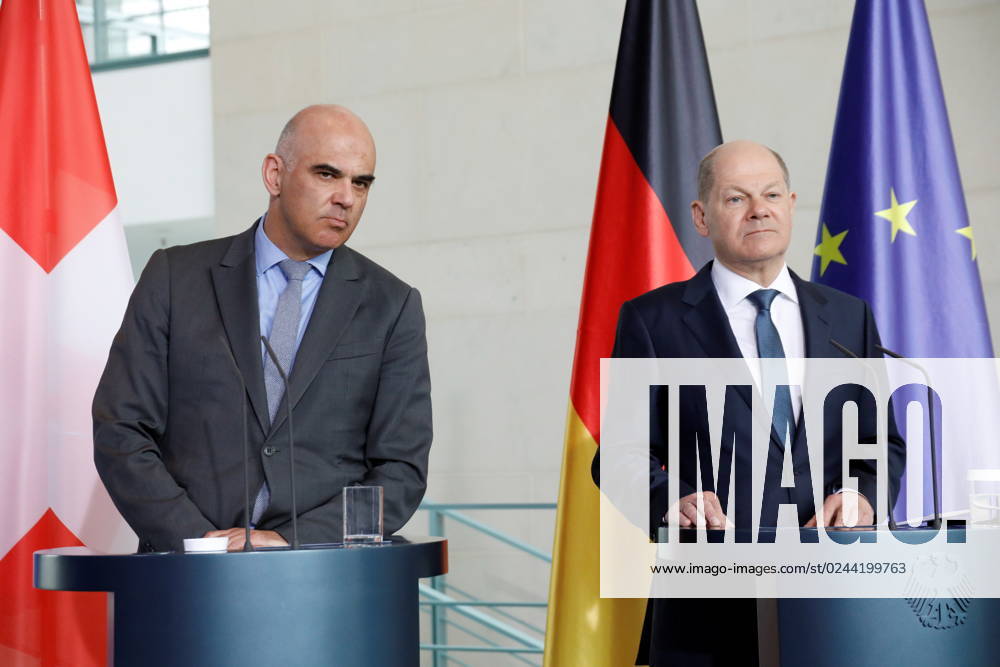 Alain Berset, Bundespräsident der Schweiz, Olaf Scholz, Bundeskanzler, Deutschland, Berlin, Pressekonferenz, Empfang des Bundespräsidenten der Schweizerischen Eidgenossenschaft, Alain Berset, durch BK Scholz